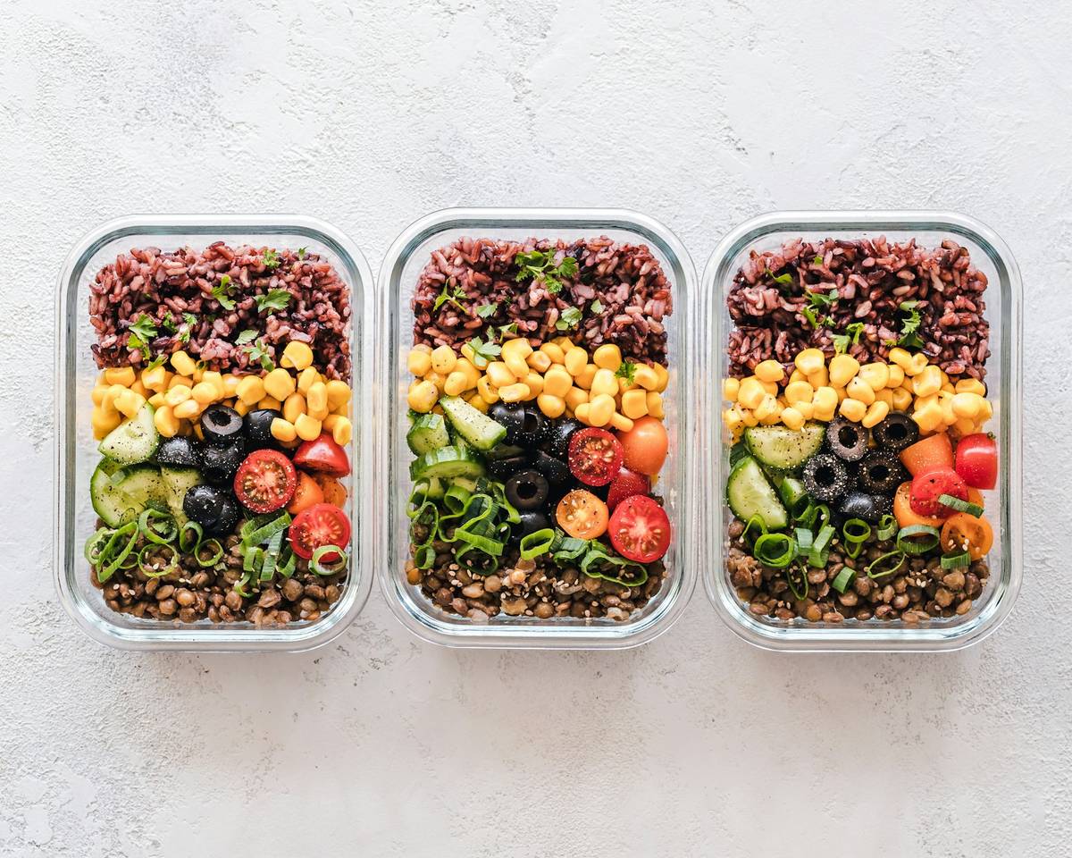 Prepared balanced meals with grains, vegetables and pulses