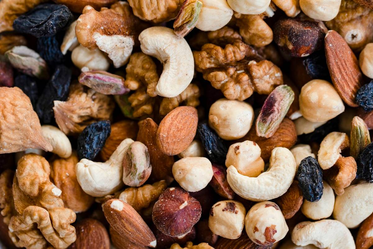 Mixed nuts and dried fruit as a practical high-fibre snack